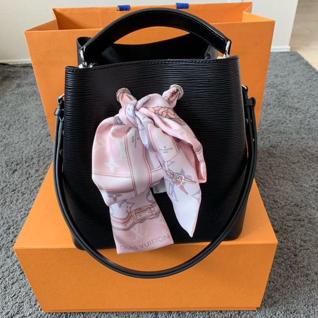 LOUIS VUITTON - 🎀専用出品🎀ルイヴィトン ネオノエ エピ LOUIS VUITTON - 🎀専用出品🎀ルイヴィトン ネオノエ エピ