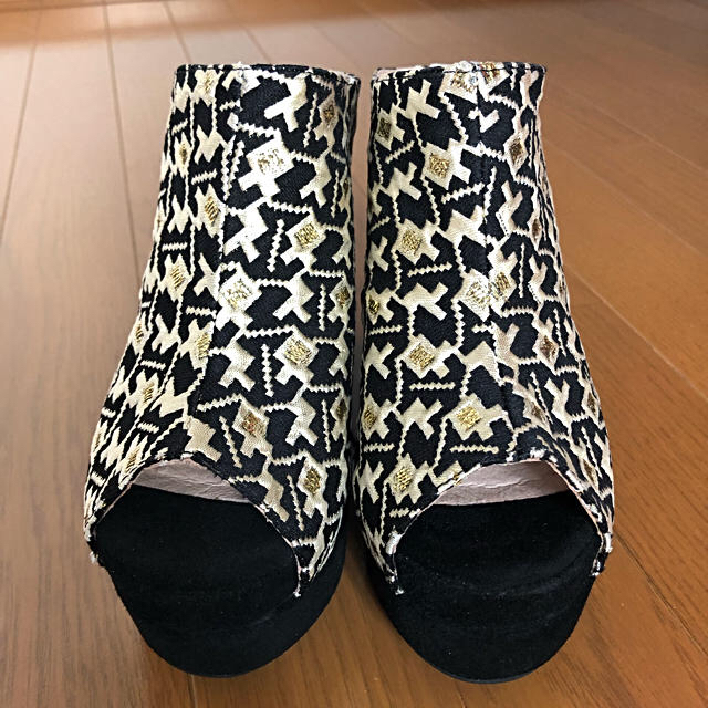 JEFFREY CAMPBELL(ジェフリーキャンベル)の美品 ☆ジェフリーキャンベル☆ウェッジソール レディースの靴/シューズ(サンダル)の商品写真