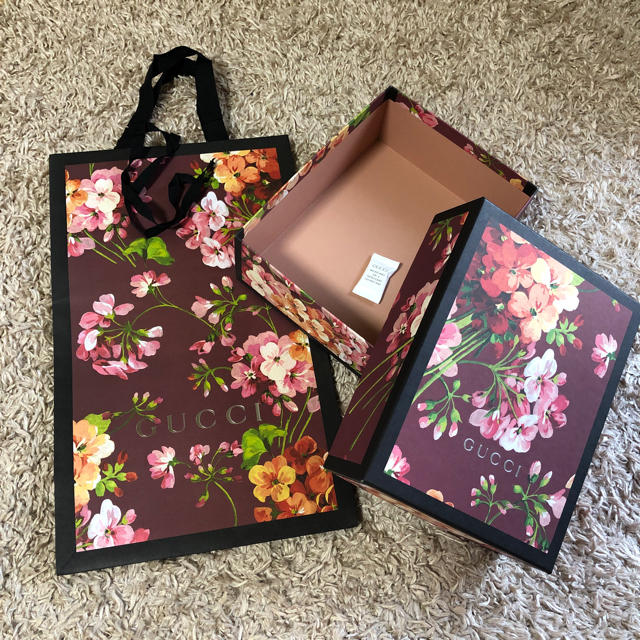 Gucci - GUCCI グッチ ギフトセット ショップ袋 空箱 ブルームスの通販 by めんたい子's shop｜グッチならラクマ