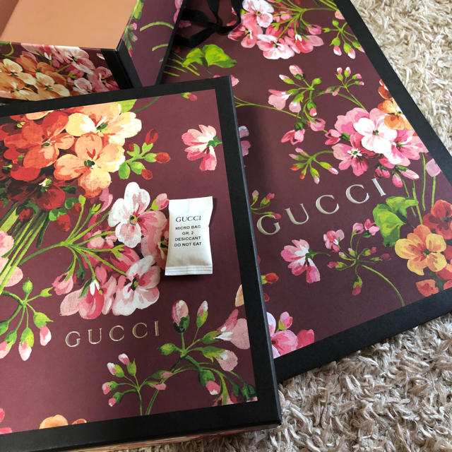 Gucci(グッチ)のGUCCI グッチ ギフトセット ショップ袋 空箱 ブルームス レディースのバッグ(ショップ袋)の商品写真