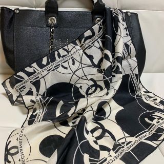 シャネル(CHANEL)のともっぺ様 ご専用 ♡ CHANEL スカーフ 正規品(バンダナ/スカーフ)