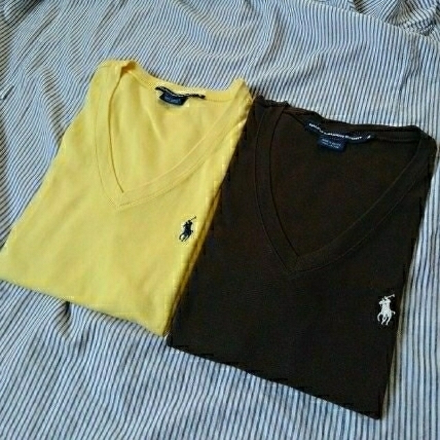 POLO RALPH LAUREN(ポロラルフローレン)のラルフローレンVネックTシャツ ブラウン イエローどちらか レディースのトップス(Tシャツ(半袖/袖なし))の商品写真