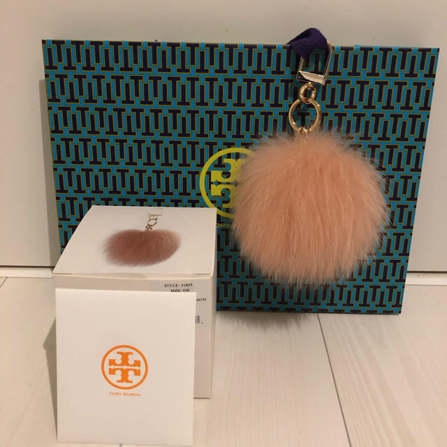 Tory Burch(トリーバーチ)の【ゆかり様専用】トリーバーチ ファーチャーム レディースのアクセサリー(チャーム)の商品写真