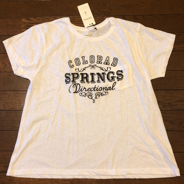 SOMETHING(サムシング)の白Tシャツ レディースのトップス(Tシャツ(半袖/袖なし))の商品写真
