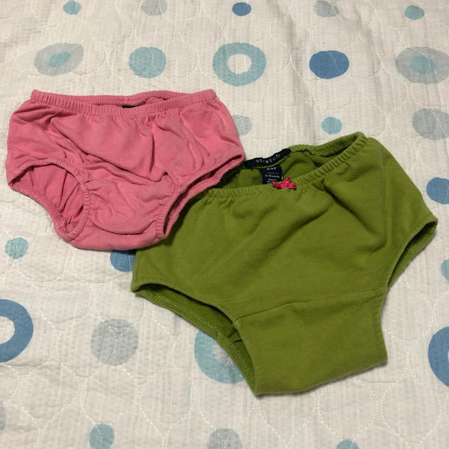 babyGAP(ベビーギャップ)のオーバーパンツ  2枚セット キッズ/ベビー/マタニティのキッズ服女の子用(90cm~)(パンツ/スパッツ)の商品写真