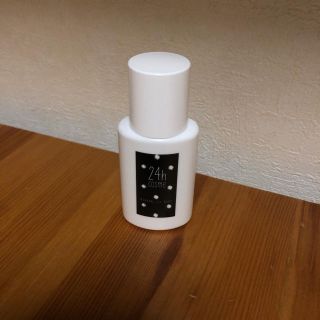 ニジュウヨンエイチコスメ(24h cosme)の【歳末割引】24h COSME ミネラルUVベース01トーンアップ〈化粧下地〉(化粧下地)