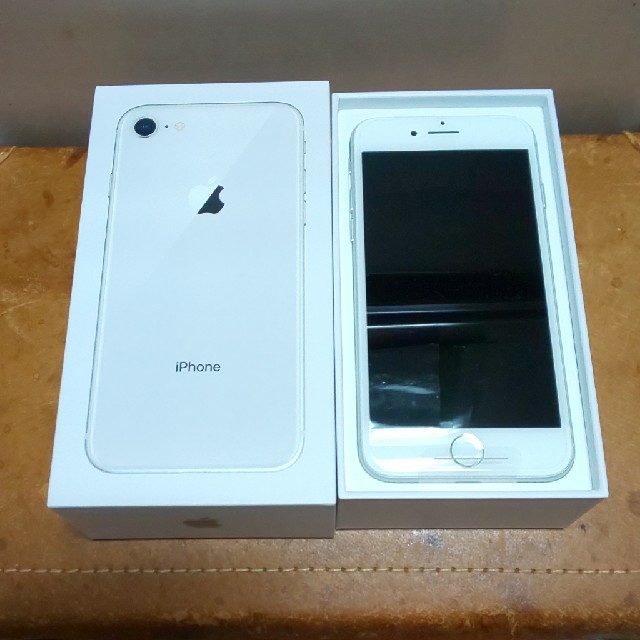 ★iPhone8 64GB シルバー 新品 SIMフリー★