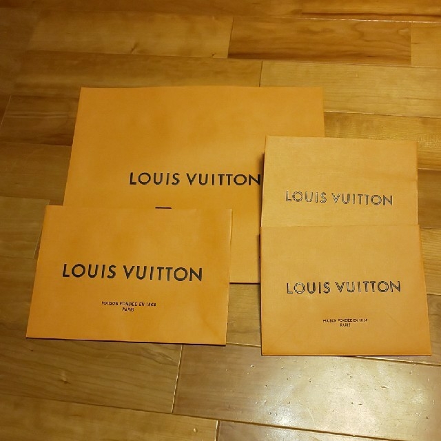 LOUIS VUITTON - ルイヴィトン紙袋セットの通販 by こあちゃん's shop｜ルイヴィトンならラクマ