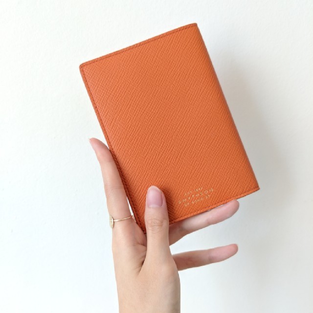 【新品・完売色】Smythson パナマ パスポートケース パパイヤ オレンジ