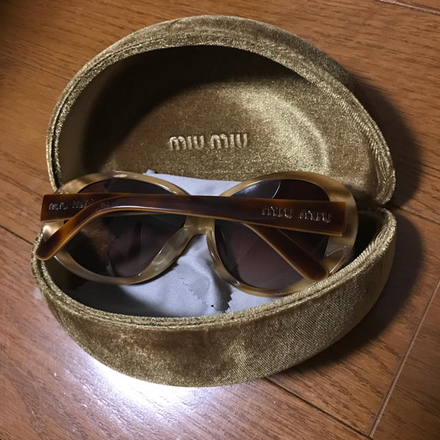 miumiu(ミュウミュウ)のMIUMIU サングラス レディースのファッション小物(サングラス/メガネ)の商品写真