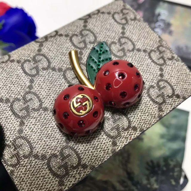 Gucci - 人気品GUCCI　グッチ　の通販 by period_80a's shop｜グッチならラクマ