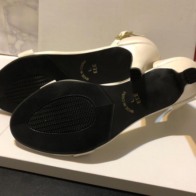 la merさま専用　新品未使用 Lサイズ オフホワイトのサンダル  レディースの靴/シューズ(サンダル)の商品写真