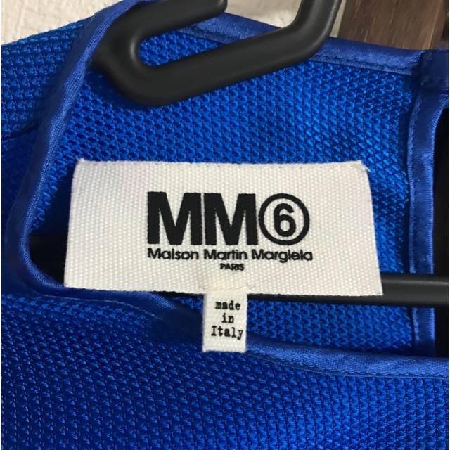 MM6(エムエムシックス)のMM6 トップス 半袖 光沢素材 ブルー 青 38 レディースのトップス(カットソー(半袖/袖なし))の商品写真