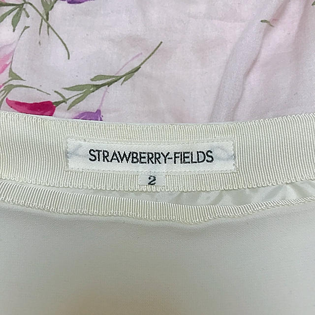STRAWBERRY-FIELDS(ストロベリーフィールズ)のストロベリーフィールズ フレアスカート 白スカート エムズグレイシー プロポ レディースのスカート(ひざ丈スカート)の商品写真