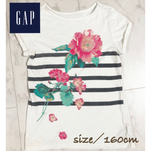 GAP(ギャップ)のGAP スパンコール付き花柄プリントTシャツ キッズ/ベビー/マタニティのキッズ服女の子用(90cm~)(Tシャツ/カットソー)の商品写真