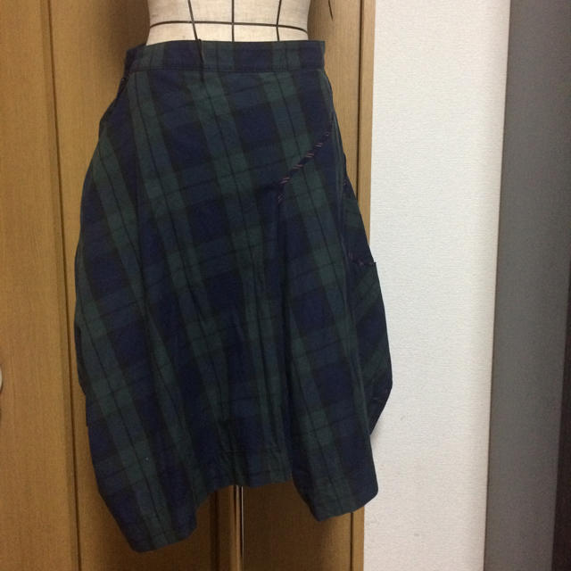 Vivienne Westwood(ヴィヴィアンウエストウッド)のヴィヴィアンウエストウッド☆アシメスカート レディースのスカート(ひざ丈スカート)の商品写真