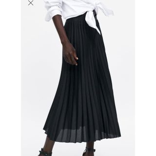 ザラ(ZARA)の即完売‼️‼️ ZARA 新品 プリーツスカート(ひざ丈スカート)