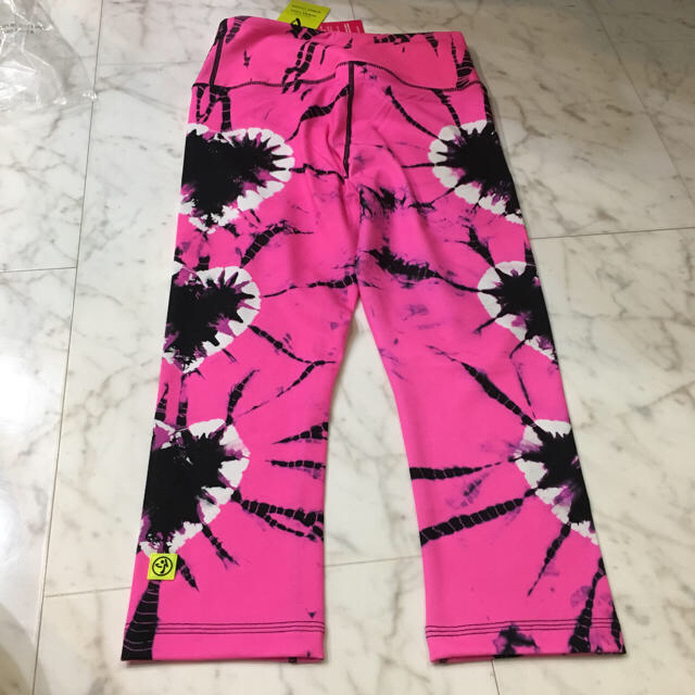 Zumba(ズンバ)のZUMBA☆ズンバ☆♡レギンス☆shocking pink！！☆S size レディースのレッグウェア(レギンス/スパッツ)の商品写真