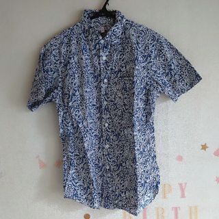 ユニクロ(UNIQLO)のユニクロ トップス シャツ 花柄 リバティ M(シャツ)