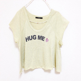 カスタネ(Kastane)のHUG♡ME Ｔシャツ(Tシャツ(半袖/袖なし))