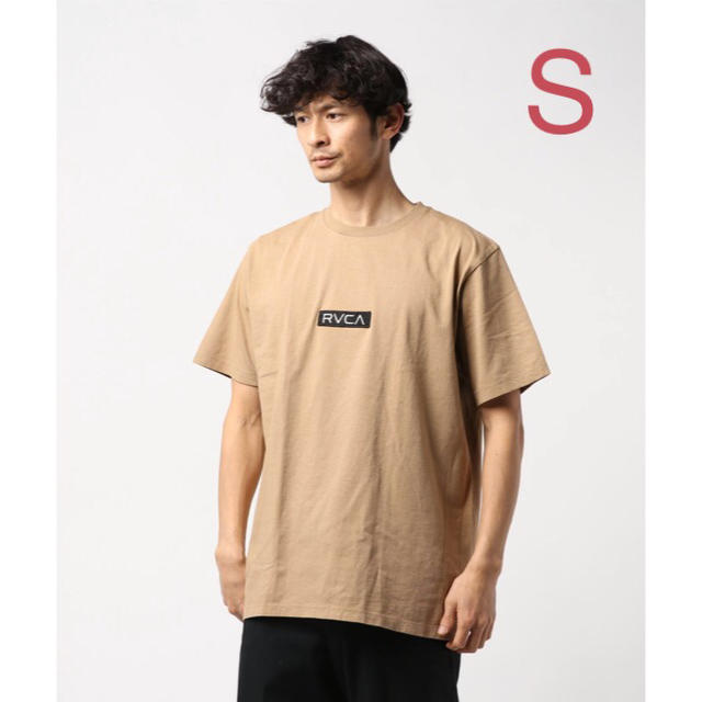 RVCA(ルーカ)のRVCA パッチロゴT ベージュ  Sサイズ メンズのトップス(Tシャツ/カットソー(半袖/袖なし))の商品写真