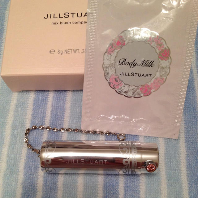 JILLSTUART(ジルスチュアート)の未使用 チークブラシ♡おまけつき コスメ/美容のベースメイク/化粧品(その他)の商品写真