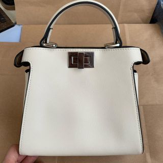 FENDI - 本革 バッグ ピーカブー 風 フェンディ 好きな方への通販 by ...