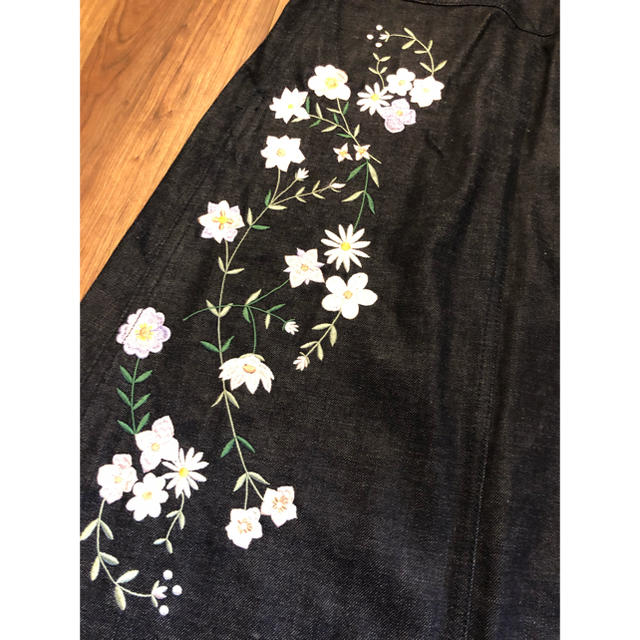 新作超歓迎 Chesty - チェスティ Chesty 刺繍デニムスカートの通販 by みみりん0405's shop|チェスティならラクマ 安い正規店