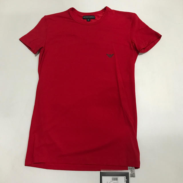 Emporio Armani(エンポリオアルマーニ)の未使用品 アルマーニ メンズTシャツ サイズS レッド メンズのトップス(Tシャツ/カットソー(半袖/袖なし))の商品写真