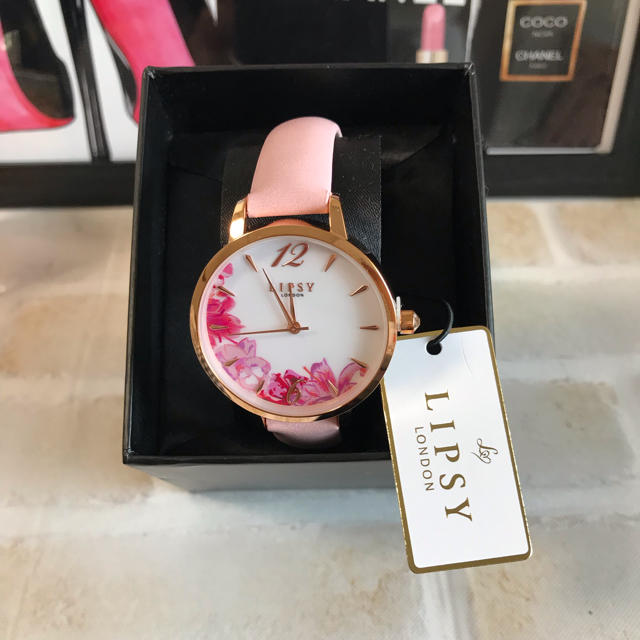 Lipsy(リプシー)の希少！イギリス大人気ブランド「LIPSY」のフローラルフェイスウォッチピンク レディースのファッション小物(腕時計)の商品写真