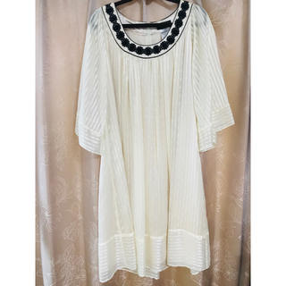 プティローブノアー(petite robe noire)のお呼ばれワンピース✳︎白色✳︎(ミディアムドレス)