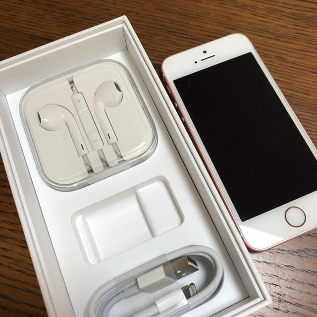 iPhoneSE 32GB スマホ/家電/カメラのスマートフォン/携帯電話(スマートフォン本体)の商品写真