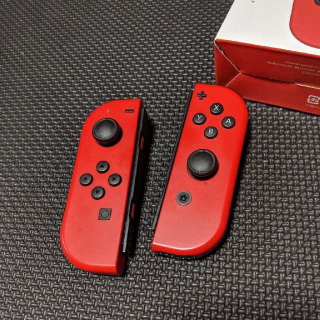 Nintendo Switch(ニンテンドースイッチ)のジョイコン　レッド　joy-con Nintendo　Switch エンタメ/ホビーのゲームソフト/ゲーム機本体(家庭用ゲーム機本体)の商品写真