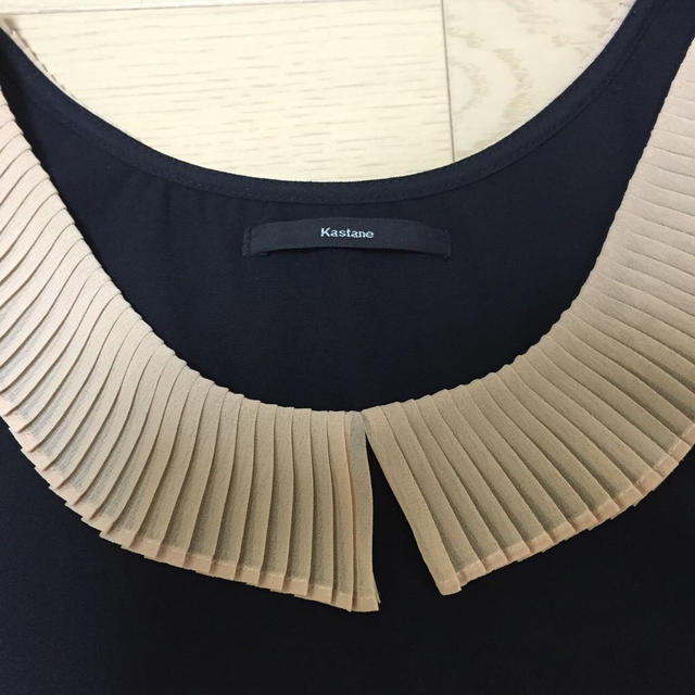 Kastane(カスタネ)のプリーツ襟ブラウス レディースのトップス(シャツ/ブラウス(半袖/袖なし))の商品写真