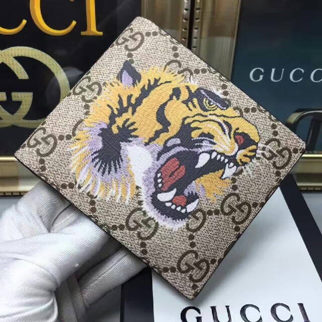 Gucci - Gucciグッチ 大人気  2つ折り財布 メンズ の通販 by ニシモト's shop｜グッチならラクマ