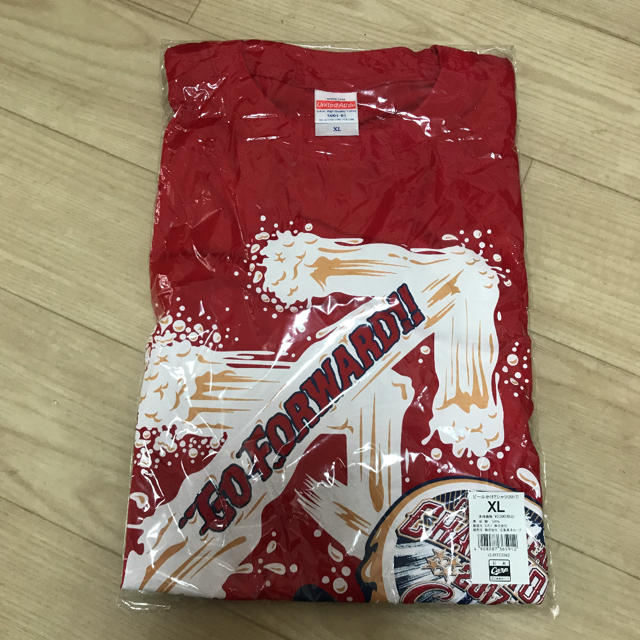 広島東洋カープ(ヒロシマトウヨウカープ)の広島カープ ビールかけTシャツ 優勝記念 2017 XL  新品未使用 スポーツ/アウトドアの野球(記念品/関連グッズ)の商品写真