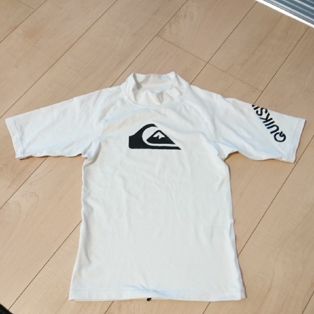 QUIKSILVER(クイックシルバー)の QUIKSILVER  ラッシュガード  キッズ/ベビー/マタニティのキッズ服男の子用(90cm~)(水着)の商品写真