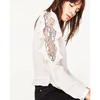 ザラ(ZARA)の【新品タグ付き】ZARA /袖フリル付きシフォンブラウス(シャツ/ブラウス(長袖/七分))