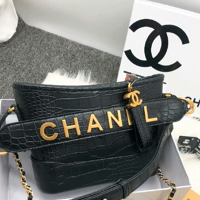 1016 スーパーコピーエルメス / CHANEL - １９ｓｓ　chanel　シャネル　　　バッグ　　ショルダーバッグ
の通販 by 青木モリカツ's shop｜シャネルならラクマ