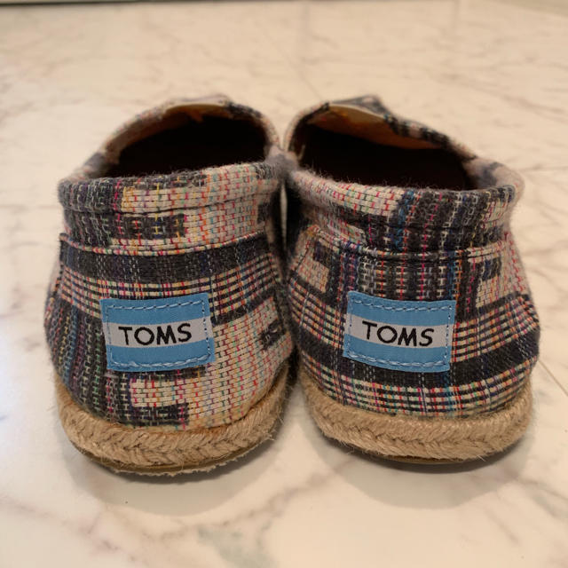 TOMS(トムズ)のTOMS トムズ スリッポン 美品 メンズの靴/シューズ(スリッポン/モカシン)の商品写真