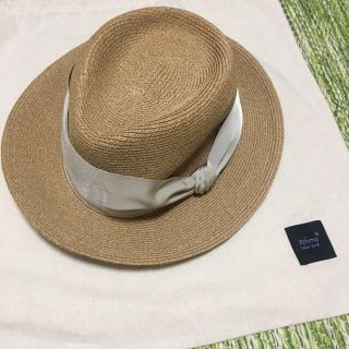 バーニーズニューヨーク(BARNEYS NEW YORK)の【美品】アシーナニューヨーク カミラ Camila ペーパーハット(麦わら帽子/ストローハット)