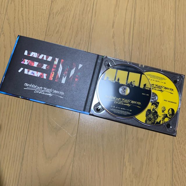 ONE OK ROCK(ワンオクロック)のONE OK ROCK 2015“35xxxv"DVD エンタメ/ホビーのDVD/ブルーレイ(ミュージック)の商品写真