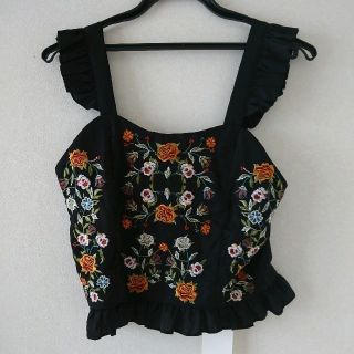 ザラ(ZARA)のタグ付◎花柄刺繍ビスチェ(ベアトップ/チューブトップ)