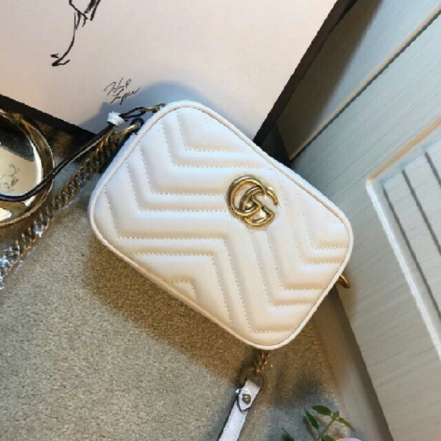 Gucci - GUCCI       グッチの通販 by ネザ's shop｜グッチならラクマ