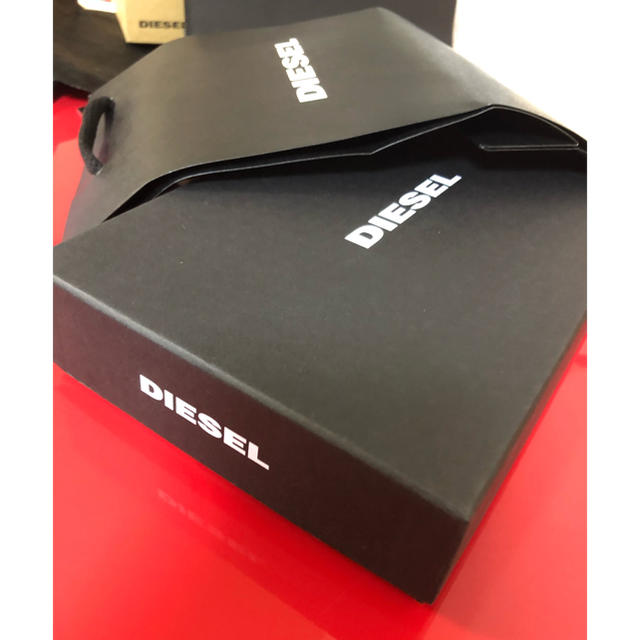 DIESEL(ディーゼル)のdiesel 空き箱 紙袋 セット レディースのバッグ(ショップ袋)の商品写真