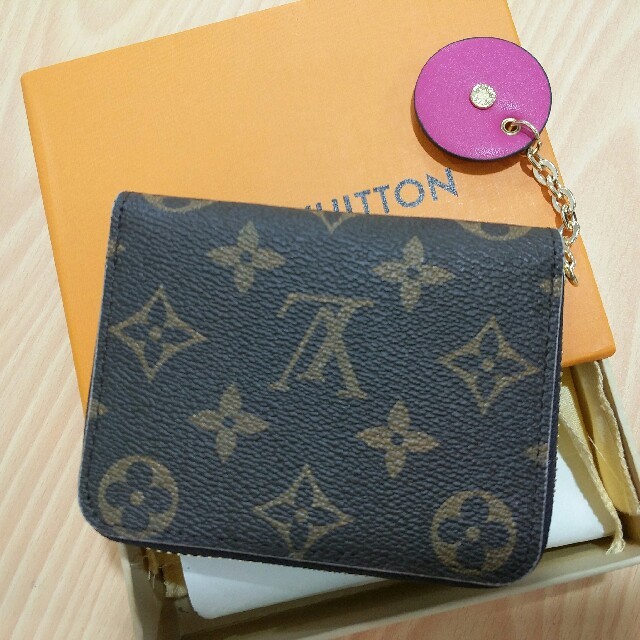 LOUIS VUITTON - 超美品ルイヴィトン　二つたたみ　折り財布　ファッション　財布の通販 by WEDNESDAY's shop｜ルイヴィトンならラクマ