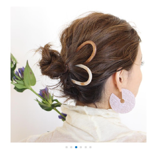 Adam et Rope'(アダムエロぺ)の
eMun マーブルヘアピン ハンドメイドのアクセサリー(ヘアアクセサリー)の商品写真