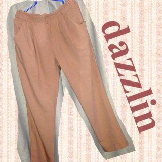 ダズリン(dazzlin)のダズリン★ハイウェストテーパードパンツ(クロップドパンツ)