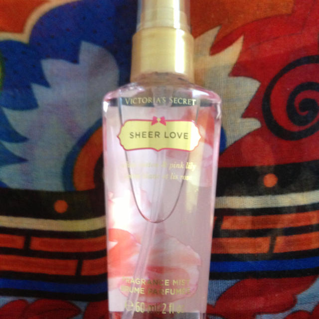 Victoria's Secret(ヴィクトリアズシークレット)のビクトリアシークレットフレグラスミスト コスメ/美容の香水(香水(女性用))の商品写真