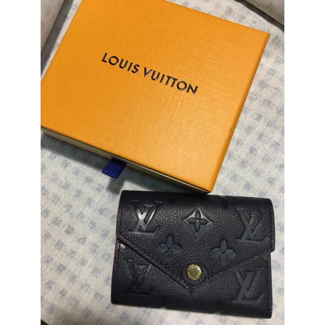 LOUIS VUITTON - LOUIS VUITTON ルイヴィトン３つ折り小財布の通販 by チィ｜ルイヴィトンならラクマ